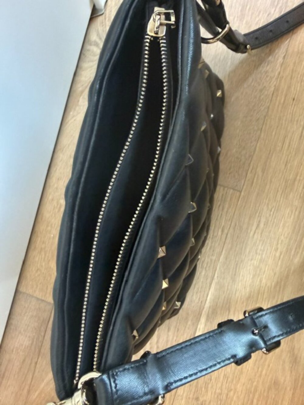 Authentic Valentino Black Leather Gold Rockstud Candystud Crossbody Bag Clutch - Picture 8 of 12